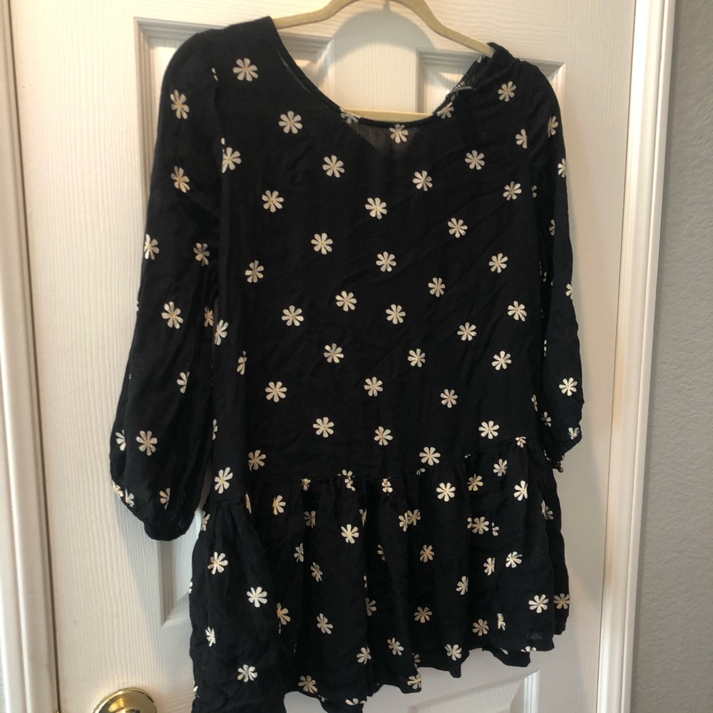 Forever 21 Black Daisy Shirt/Dress
